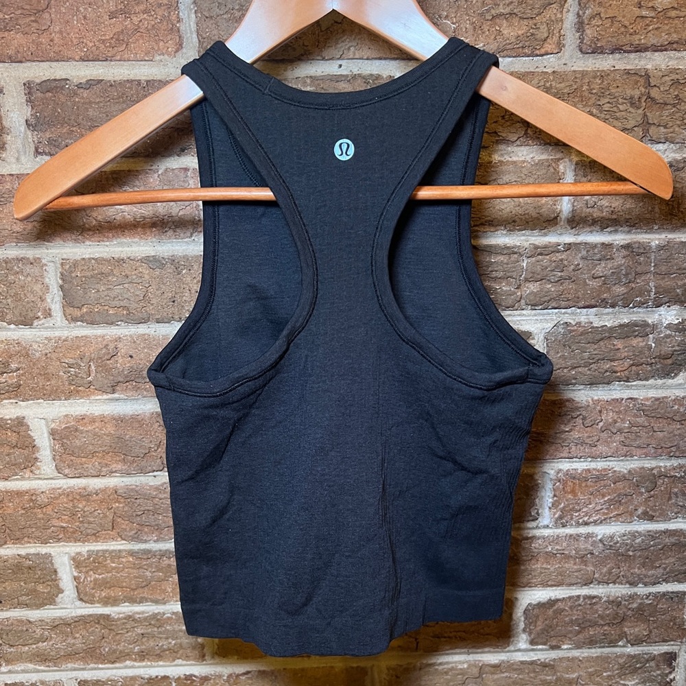 Lululemon Size 4 Black Ebb to Street Cropped Racerback Tank Top Light Support